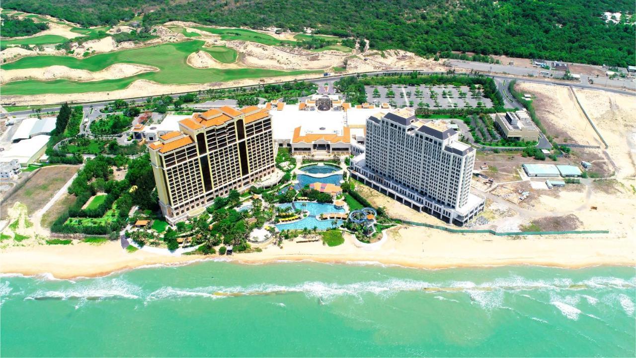 Holiday Inn Resort Ho Tram Beach, An Ihg Hotel Exterior photo